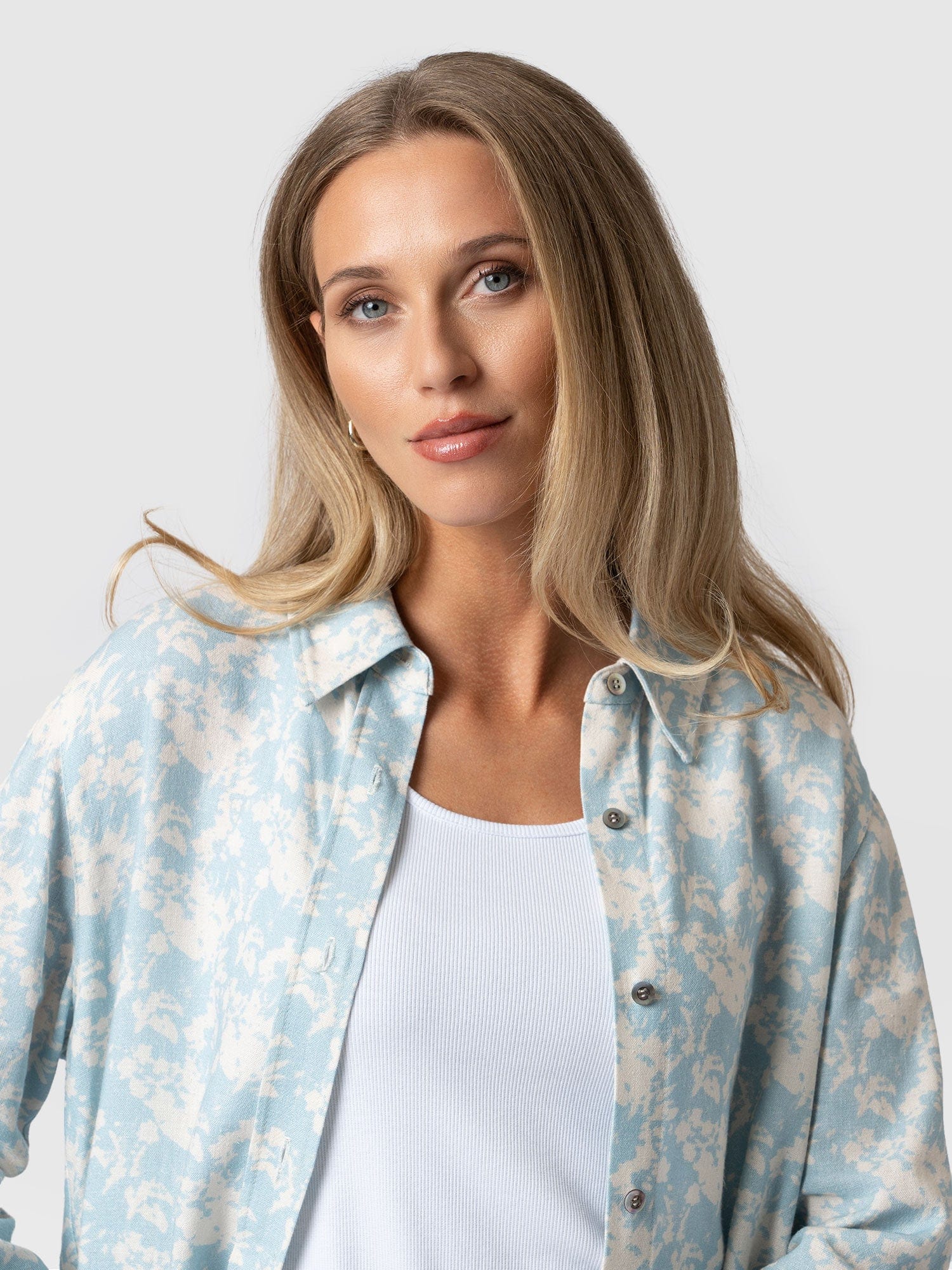Boyfriend Shirt Blue Fleck - Women's Shirts | Saint + Sofia® UK